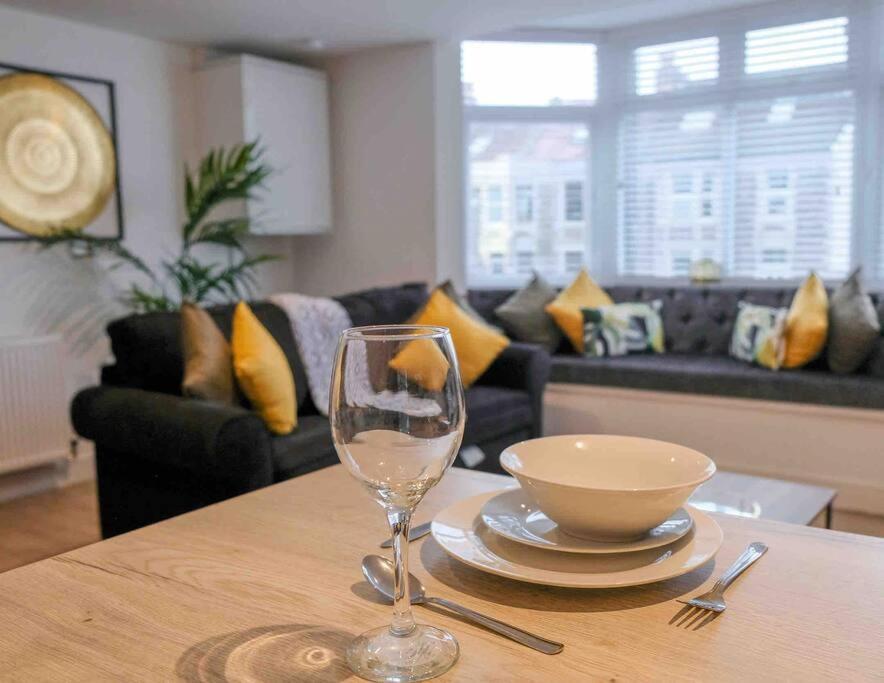 Garden Of Eden 1 Bedroom Flat In Fishponds Bristol Extérieur photo